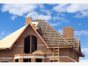 Ilustracja artykułu budowa dachu - główne etapy konstrukcji dachu