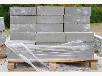 Ilustracja artykułu wybieramy betonowe bloczki fundamentowe - cena, wymiary, waga, opinie