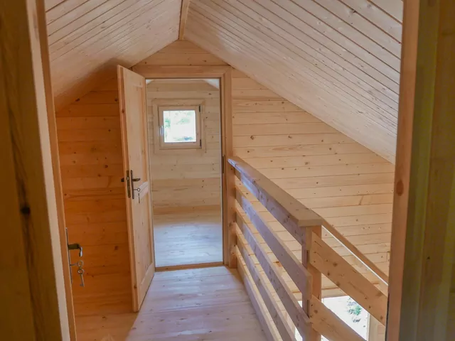 Trwały domek rekreacyjny drewniany - jakie drewno wybrać i na co zwrócić uwagę, by uniknąć renowacji po 5 latach?