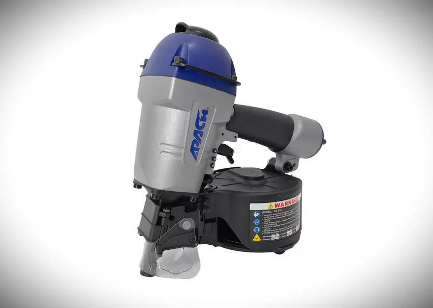 Przed zakupem sprawdź ciśnienie robocze i długość obsługiwanych gwoździ, żeby gwoździarka pasowała do Twoich prac i kompresora Gwoździarki pneumatyczne