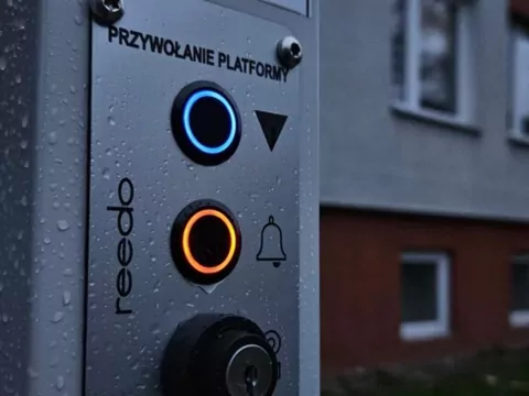 Nowoczesne platformy dla niepełnosprawnych i windy schodowe