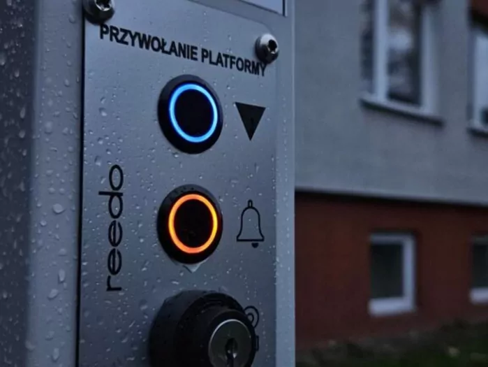 Nowoczesne platformy dla niepełnosprawnych i windy schodowe