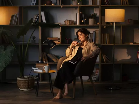 Jak urządzić przytulny salon? 8 inspiracji do mieszkania i domu