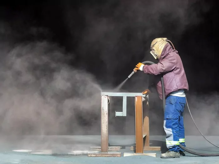 Jaki piasek do piaskarki wybrać?