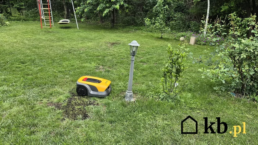 Typowe miejsce, w którym robot się zaciął. Dopiero poszerzenie granic przeszkody pomogło rozwiązać problem Stiga A15v zacięła się