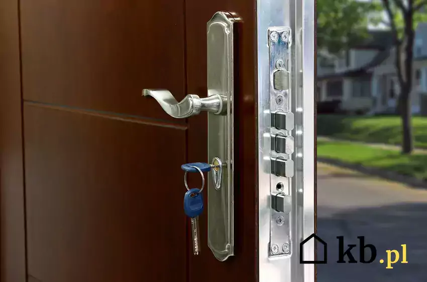 Drzwi antywłamaniowe z dodatkowymi zamkami