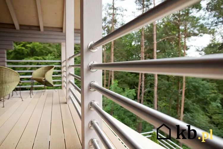 Barierki aluminiowe to jedno z najlepszych i najbardziej nowoczesnych rozwiązań na balkon i taras. Wyglądają bardzo minimalistycznie.