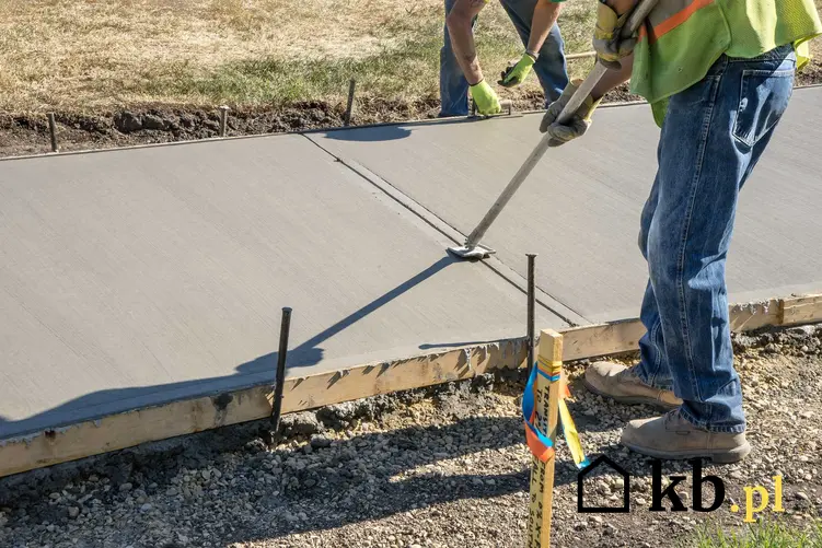 Karbonatyzacja betonu to naturalny proces, ale robiąc beton można zadbać, by problem nie był zbyt dużo.