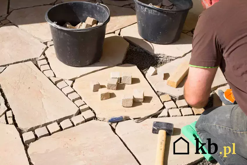 Kamienny dywan na tarasie