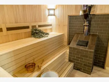Ilustracja artykułu piec do sauny - rodzaje, ceny, wymagana moc, opinie, polecani producenci
