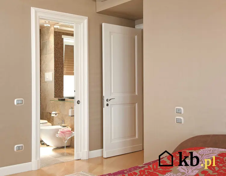 Drzwi przesuwne do łazienki z twarzywa drewnopodobnego, czyli modne łazienkowe drzwi przesuwne naścienne i nie tylko