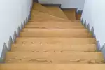 Zalety i wady schodów jesionowych