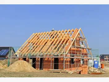Ilustracja artykułu koszty budowy domu w ciągu ostatnich 3 lat wzrosły prawie o 20%