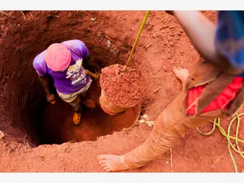 Ilustracja artykułu kopanie studni krok po kroku – porady, ceny, metody wykonania