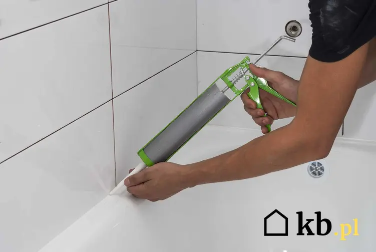 Silikon sanitarny podczas użycia w łazience, czyli popularne silikony łazienkowe i silikon szybkoschnący