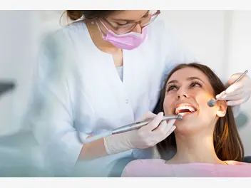 Ilustracja artykułu cennik stomatologiczny 2024 - zobacz ceny u dentystów w twoim mieście