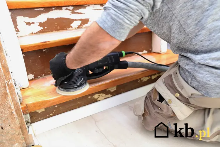 Cyklinowanie i renowacja schodów drewnianych, czyli porady, jak odnowić schody drewniane, sposoby, możliwości oraz preparaty