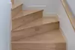 Najlepsze drewno na schody betonowe