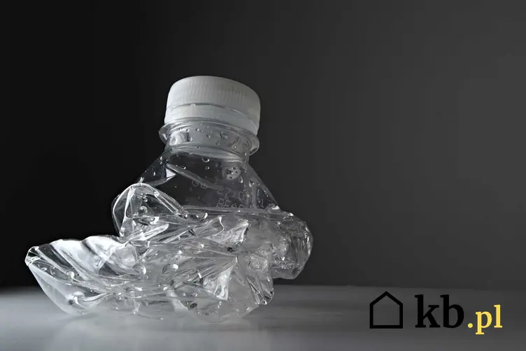Zgnieciona butelka plastikowa, a także najlepsze zgniatarki do puszek i butelek, modele, producenci, ceny, opinie
