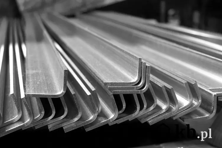 Kątowniki metalowe, a także kątowniki stalowe i kątowniki aluminiowe oraz ich zastosowanie i ceny