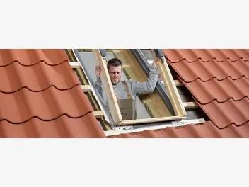 Ilustracja artykułu montaż okien dachowych w łazience na poddaszu
