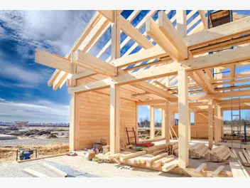 Ilustracja artykułu jakie są zalety budowy domów drewnianych?