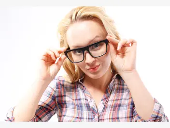 Ilustracja artykułu jak działają okulary korekcyjne?