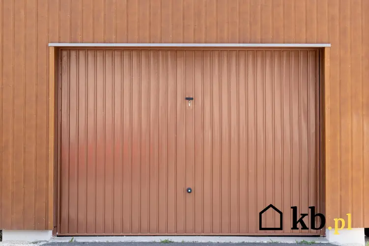 Brązowa brama garażowa, a także wymiary bram garażowych, wymiary drzwi garażowych, szerokość, wysokość
