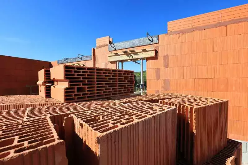 Budowa ścian nośnych domu