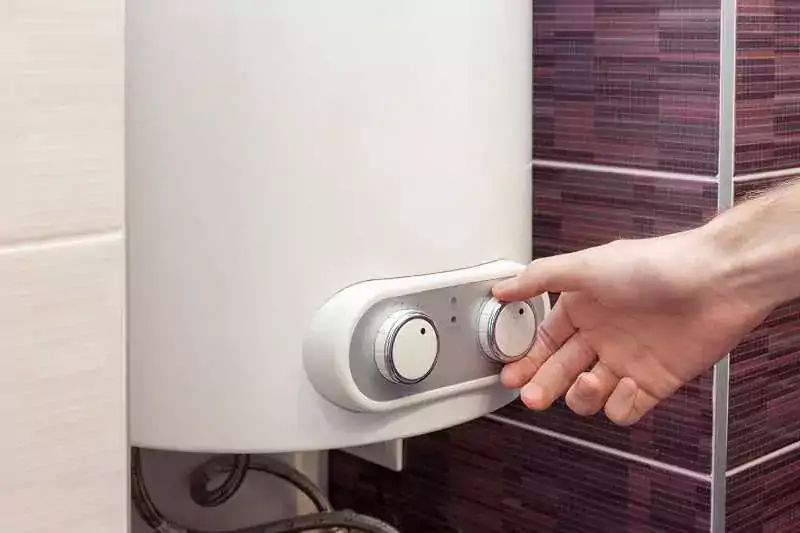 Elektryczny podgrzewacz wody w kotłowni