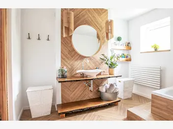Ilustracja artykułu łazienka biało drewniana - aranżacje, dodatki, nietypowe pomysły