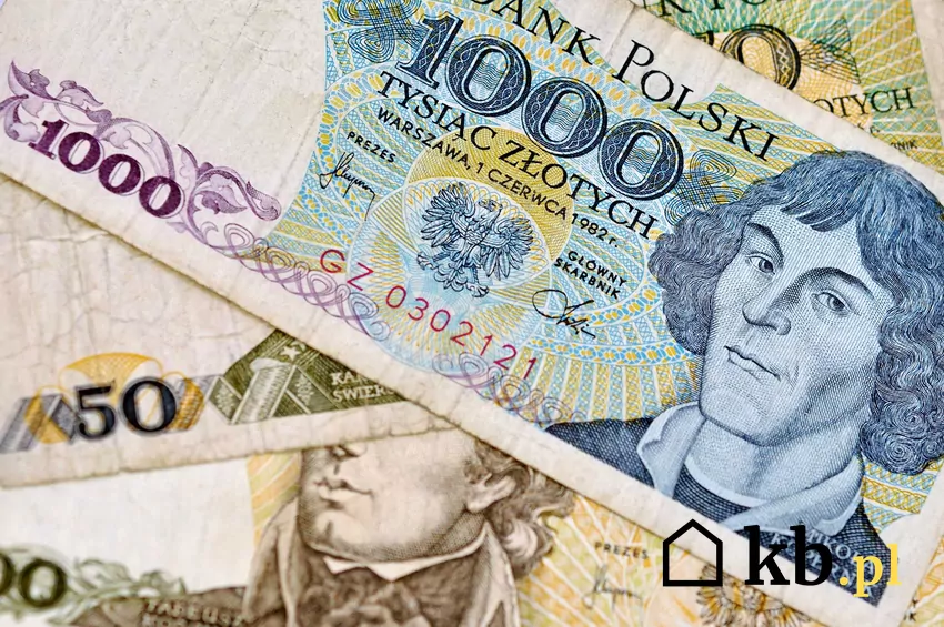 Stare polskie banknoty na kupce