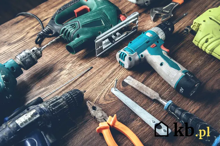Zestaw narzędzi, które są potrzebne w każdym domu, a także jakie narzędzia trzeba zakupić do domu, rodzaje i marki