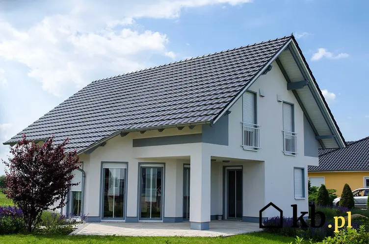 Szary dach dwuspadowy na domku jednorodzinnym, a także projekty dachu dwuspadowego, materiały oraz wykonanie