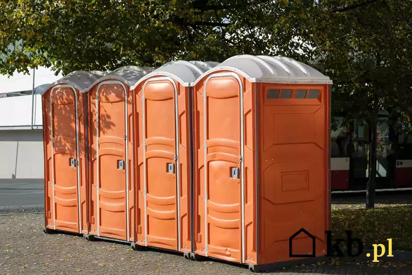 Pomarańczowe toalety przenośne cennik