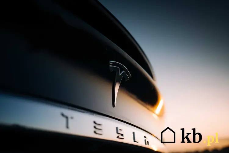 Samochód Tesla, czyli ile kosztują auta elektryczne Tesla krok po kroku