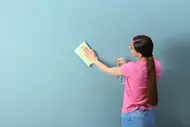 Mycie ścian przed malowaniem: preparaty i porady