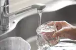 10 prostych sposobów na oszczędzanie wody