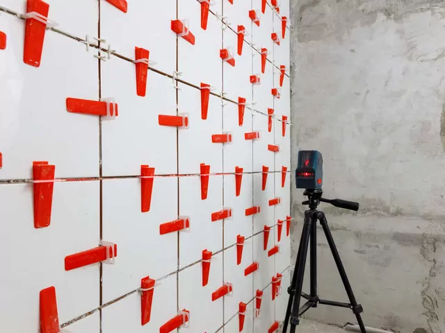 Płytki: najpierw ściana czy podłoga