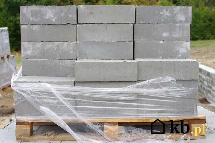Zastosowanie bloczków gazobetonowych jest bardzo duże na budowie. Można stosować je do budowania ścian wewnętrznych i zewnętrznych.