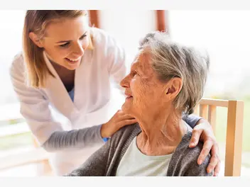Ilustracja artykułu cennik opieki nad osobami starszymi - sprawdź aktualne ceny