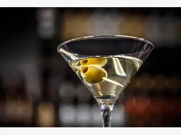 Ilustracja artykułu cena martini - sprawdź, ile kosztuje popularny alkohol