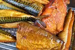 Cennik ryb wędzonych: sprawdź ceny teraz