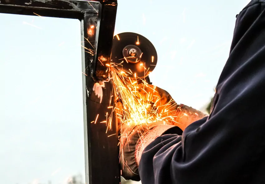 narzędzie elektryczne do cięcia metalu