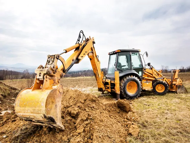 Zakup używanej koparko-ładowarki: poradnik