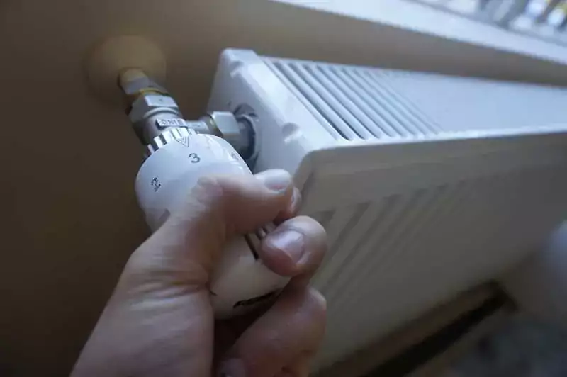 Grzejnik panelowy z termostatem