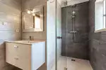 Alternatywy dla płytek pod prysznicem