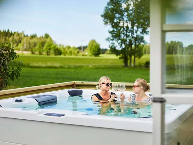 Top 5 jacuzzi ogrodowych na cały rok