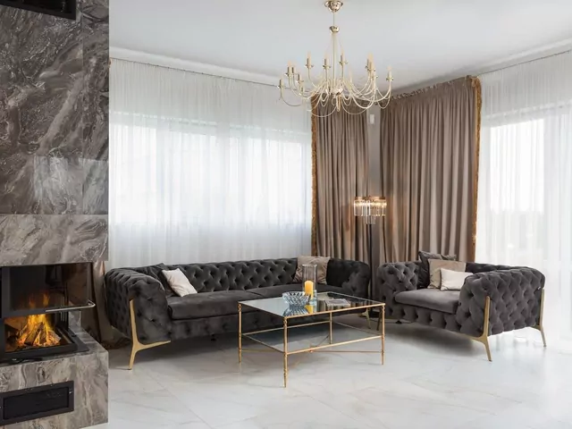 Dekoracje do salonu w stylu glamour