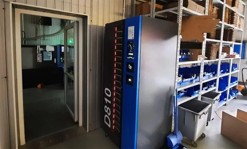 Określ maksymalne ilości odzieży i sprzętu dla pracownika Automat BHP do odzieży